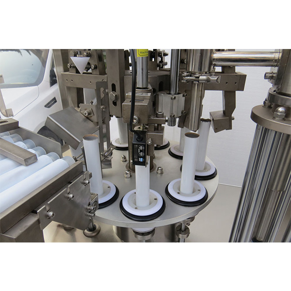 স্বয়ংক্রিয় জুতো পলিশ নরম নল ভর্তি সিলিং মেশিন